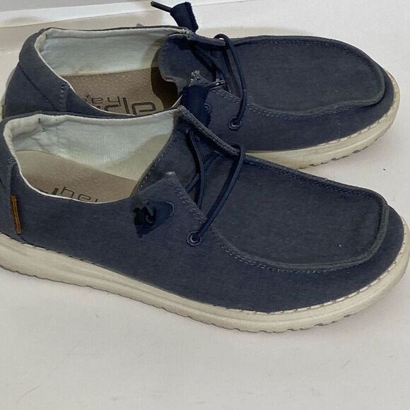 Hey Dude Women's Navy White Chambray Lightweight Slip On Wendy Loafers Size 7 - Picture 2 of 13